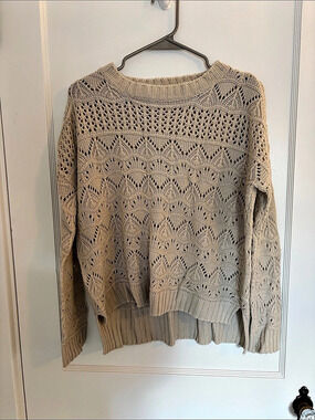 Cozy Crochet Knit Sweater Size Medium Like New
